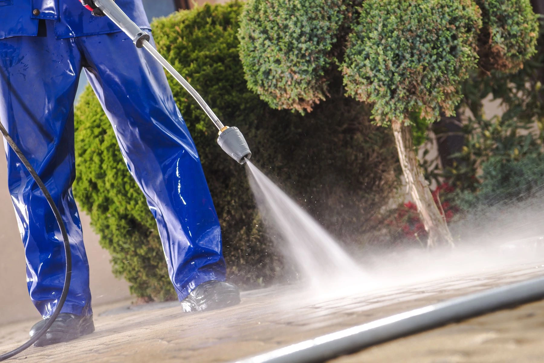 Strength Pressure Washing: Driveway Experts for 3+ Years